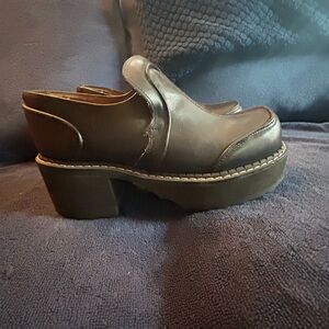 John Fluevog size 7 vintage women’s black platform shoes.